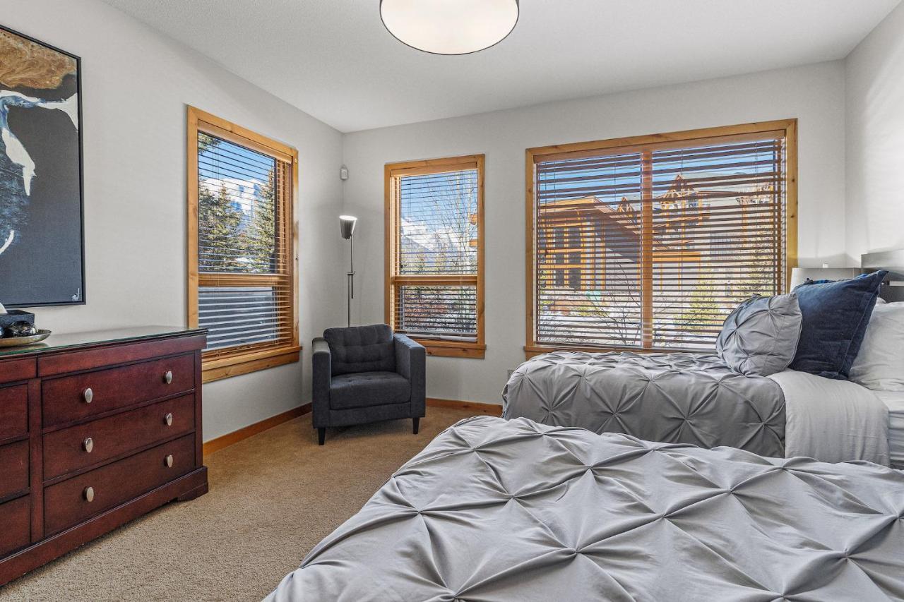 3 Bedroom Condo By Canadian Rockies Vacation Rentals 坎莫尔 外观 照片