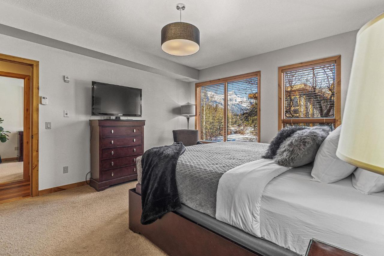 3 Bedroom Condo By Canadian Rockies Vacation Rentals 坎莫尔 外观 照片